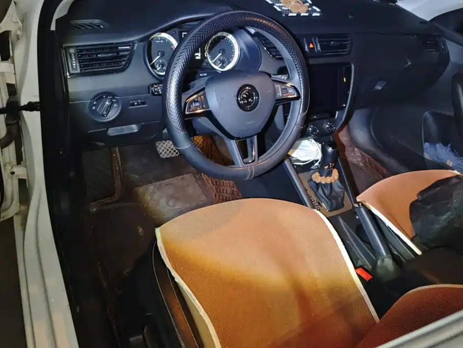 Skoda Octavia — миниатюра 12