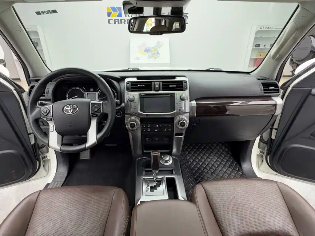 Toyota 4Runner — миниатюра 11