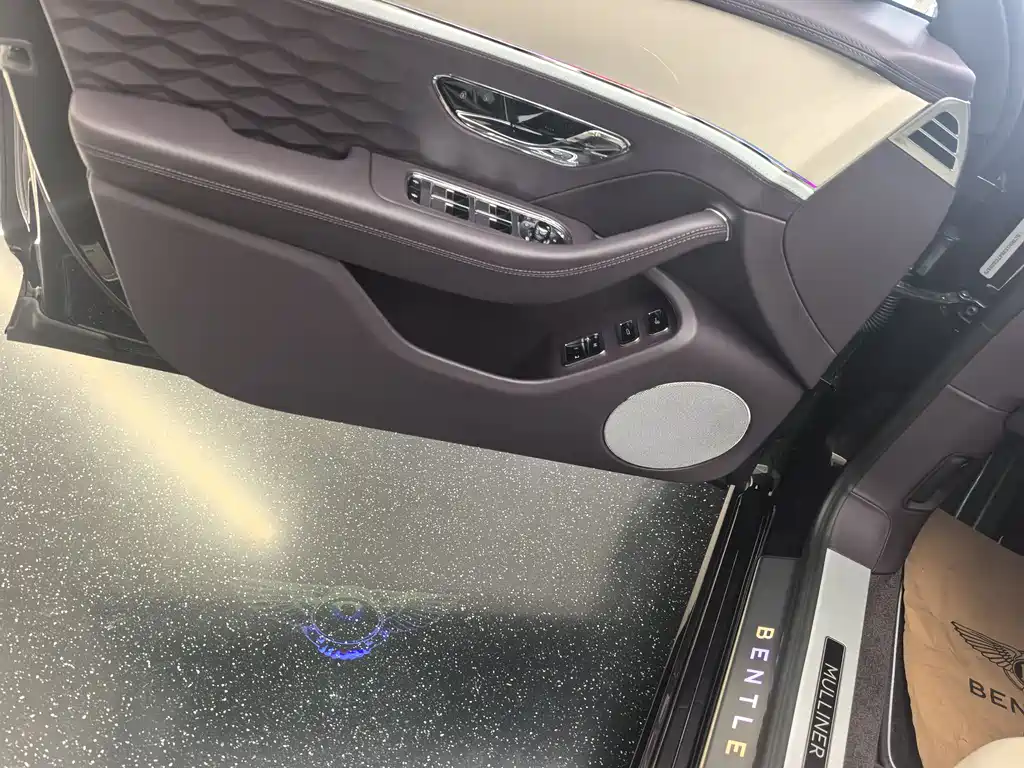 Bentley Flying Spur 2026 4.0T V8 Mulliner