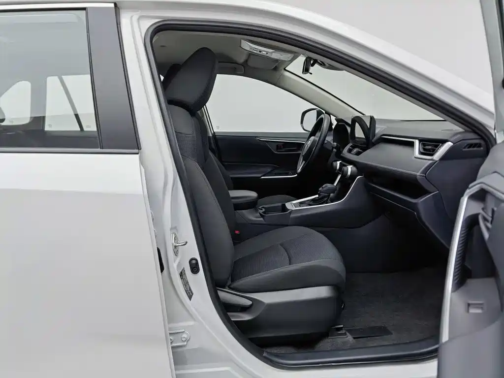 Toyota RAV4 — миниатюра 23