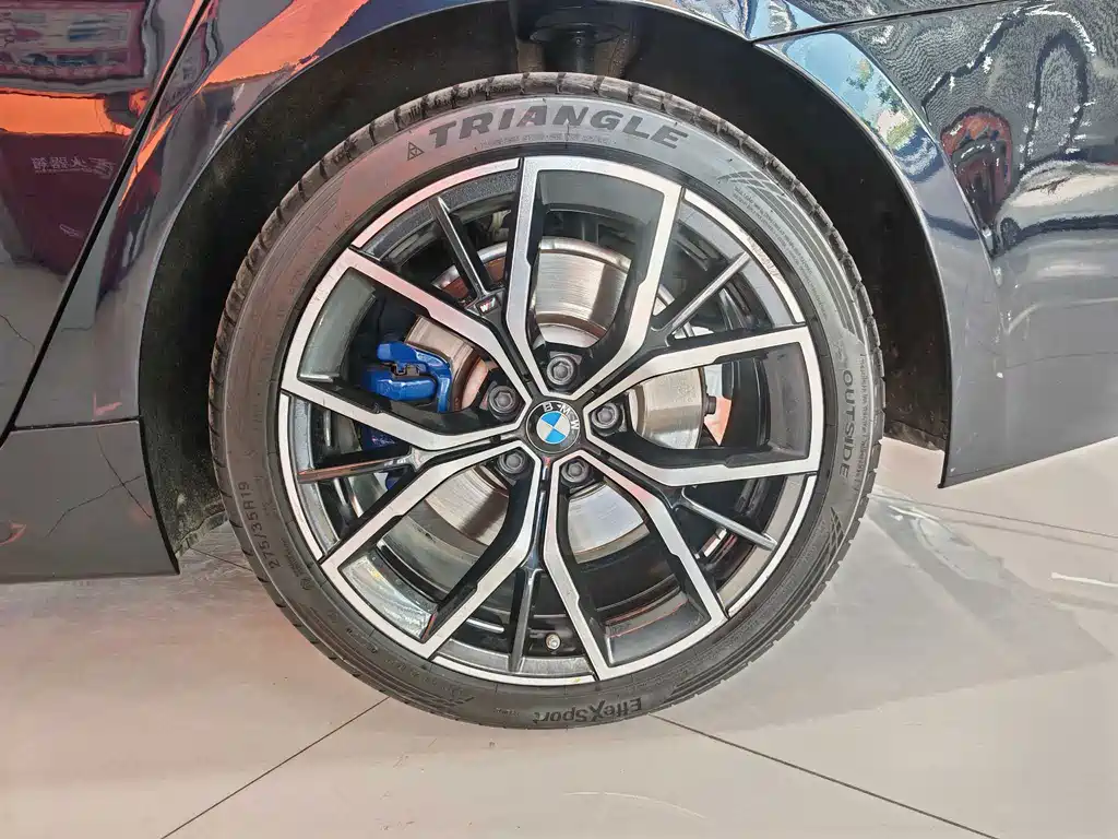 BMW 5 Series (Import) — миниатюра 14