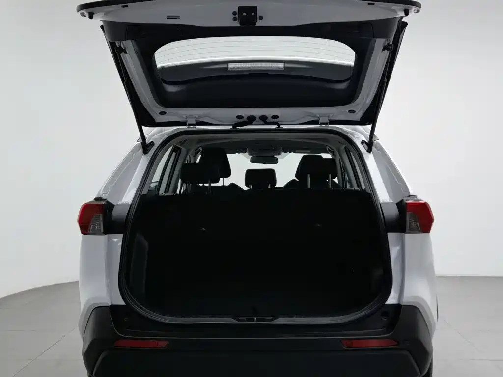 Toyota RAV4 — миниатюра 16