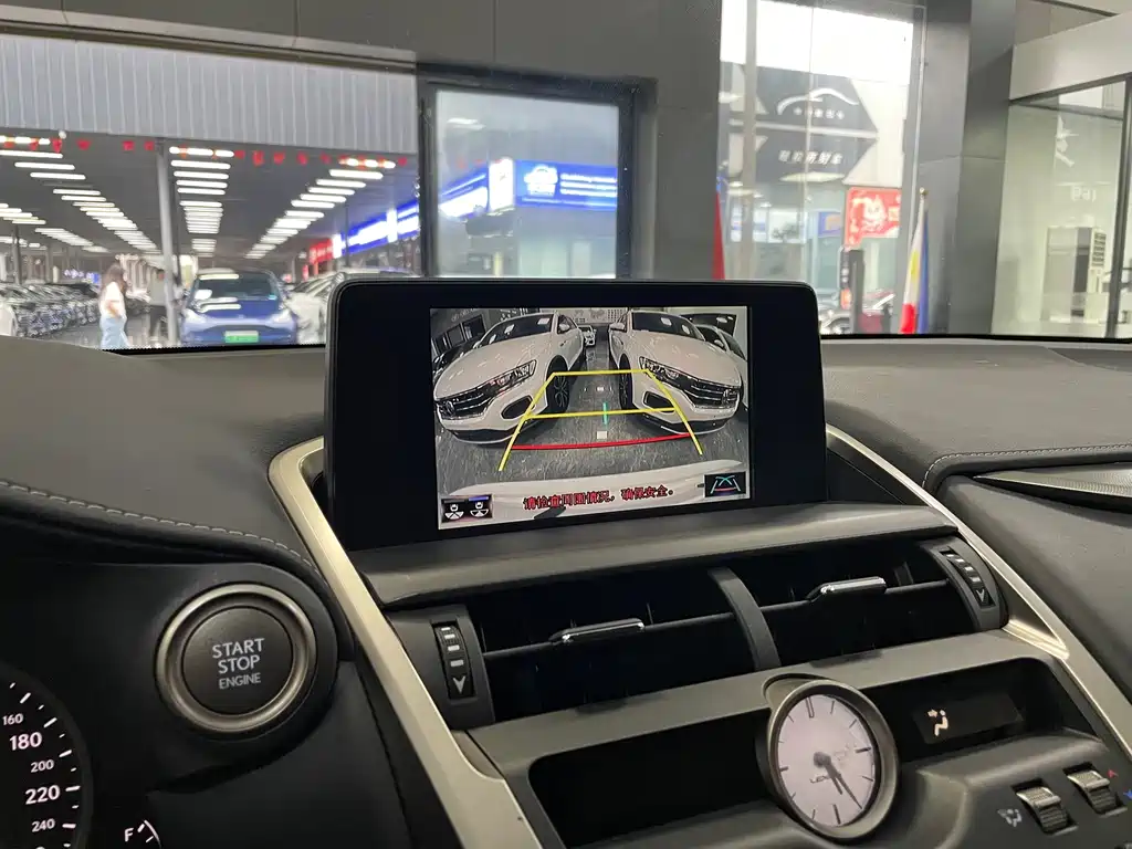 Lexus NX — миниатюра 13