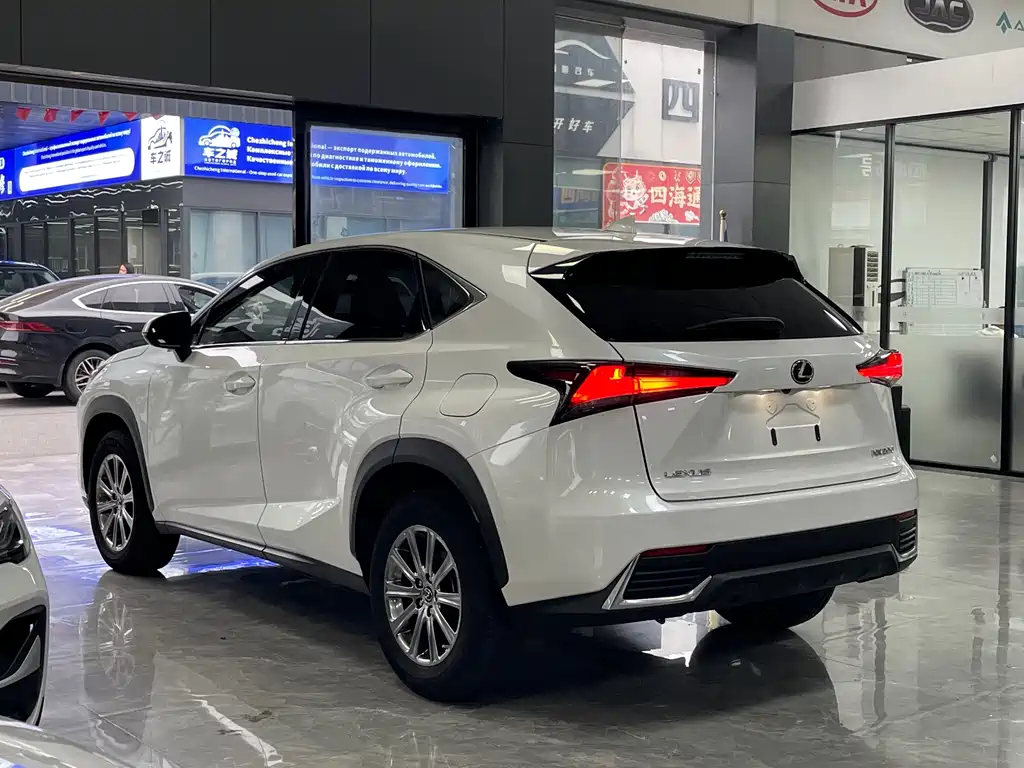Lexus NX — миниатюра 15