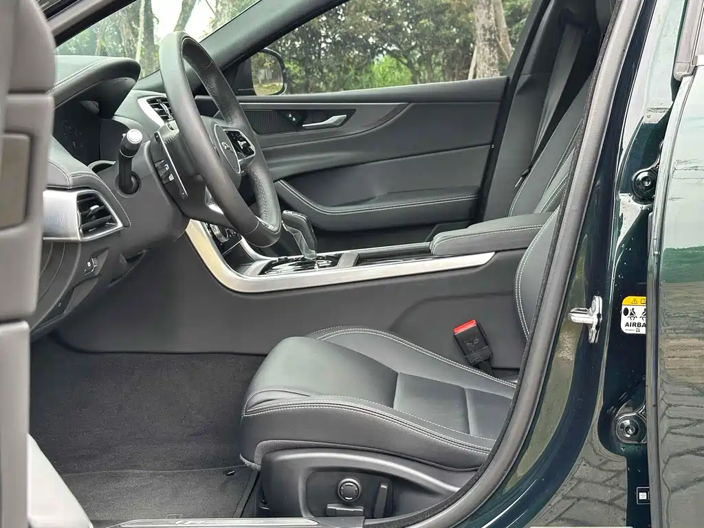 Jaguar XEL 2023 2.0T 250PS R-DYNAMIC S Sport