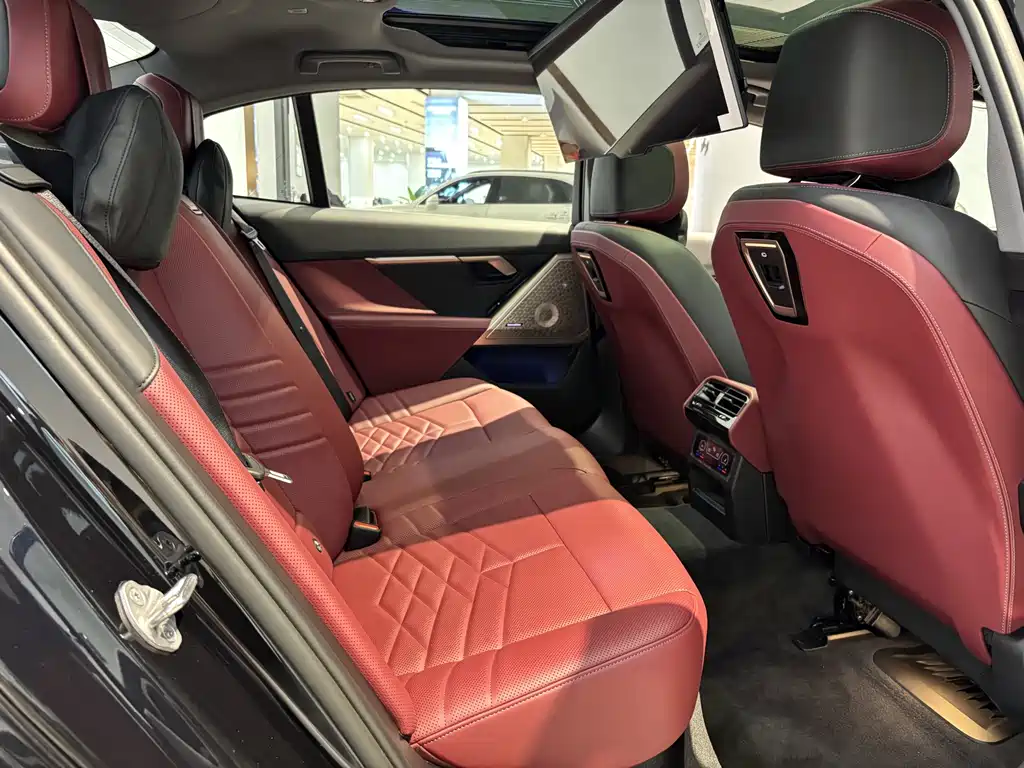 BMW 5 Series — миниатюра 16