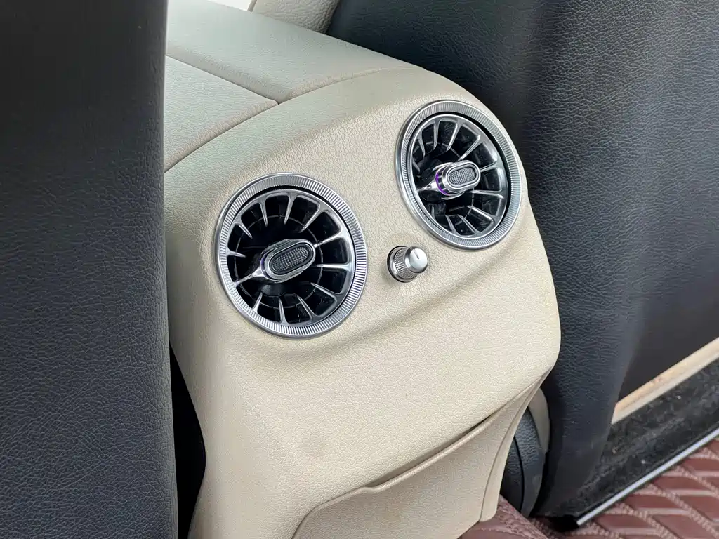 Mercedes-Benz E-Class — миниатюра 21