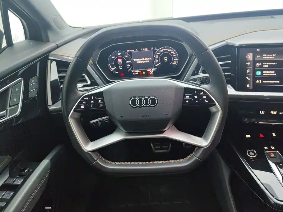 Audi Q4 e-tron — миниатюра 15