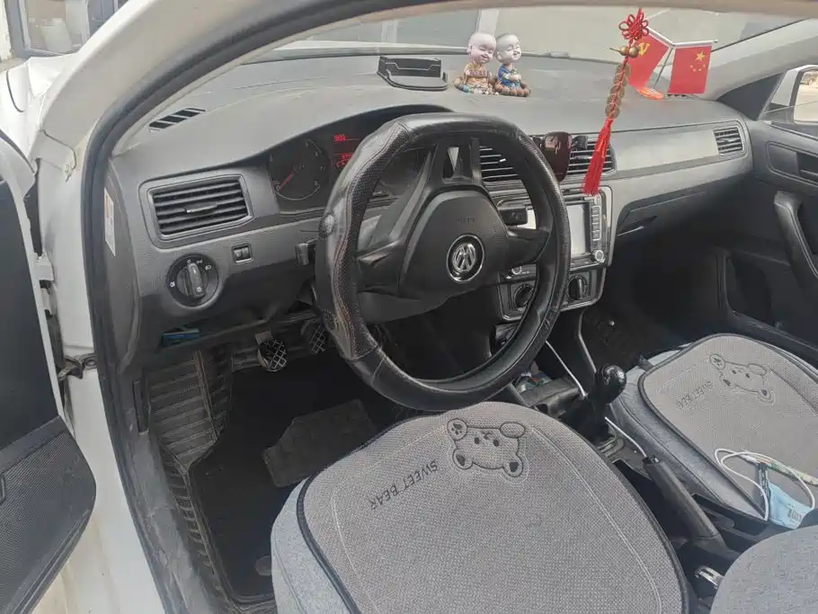 Volkswagen Santana — миниатюра 12