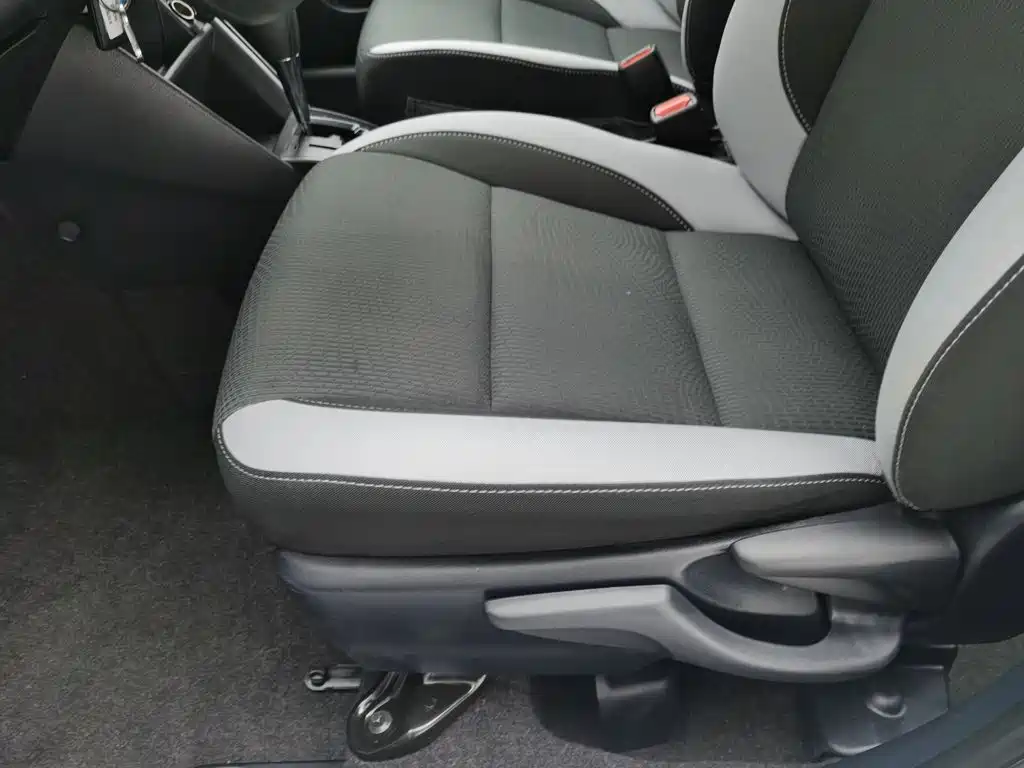 Toyota Yaris L — миниатюра 20