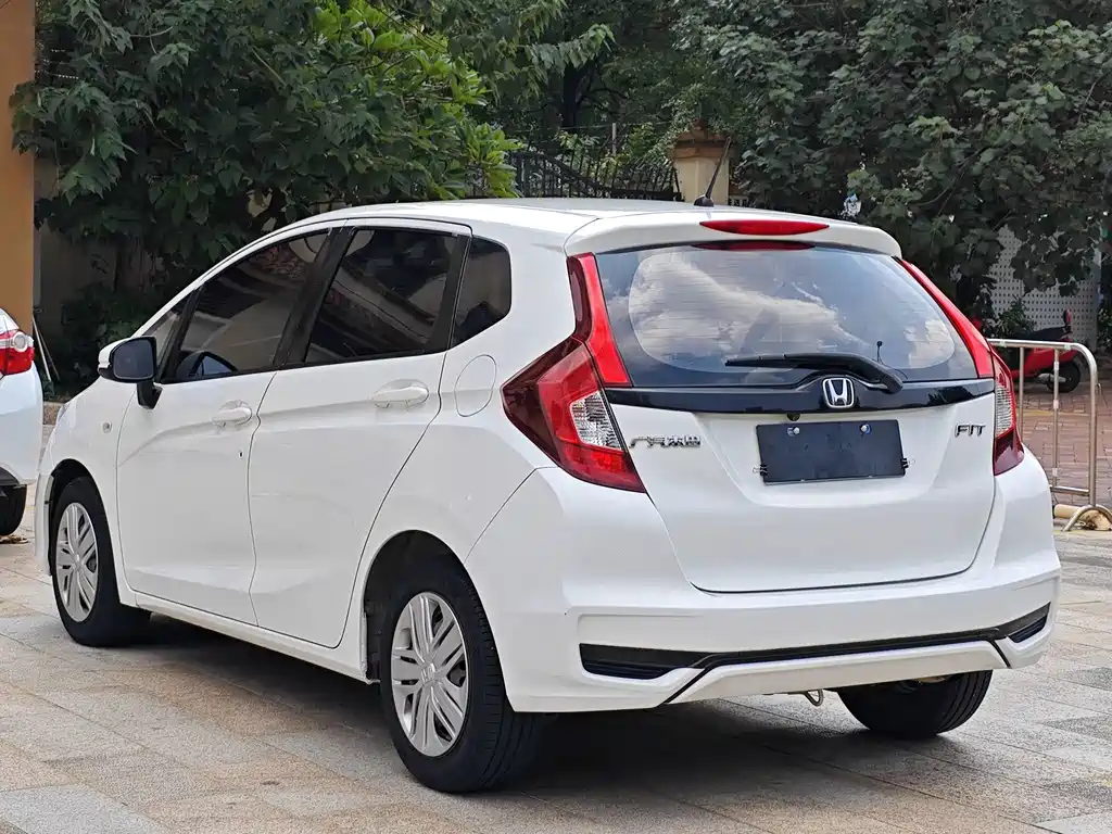 Honda Fit — миниатюра 6