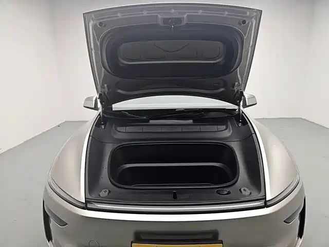 Tesla Model Y L — миниатюра 15