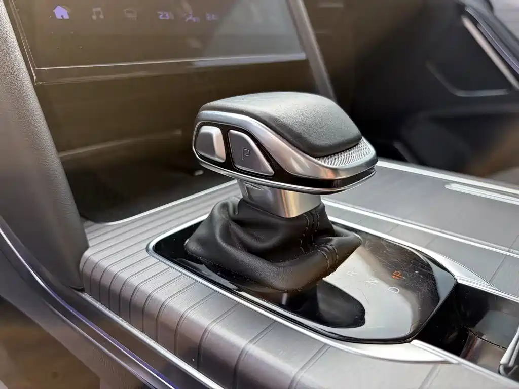 Hongqi Hongqi HS7 PHEV — миниатюра 17