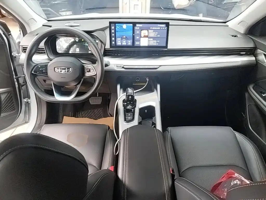 Geely L HiP — миниатюра 10