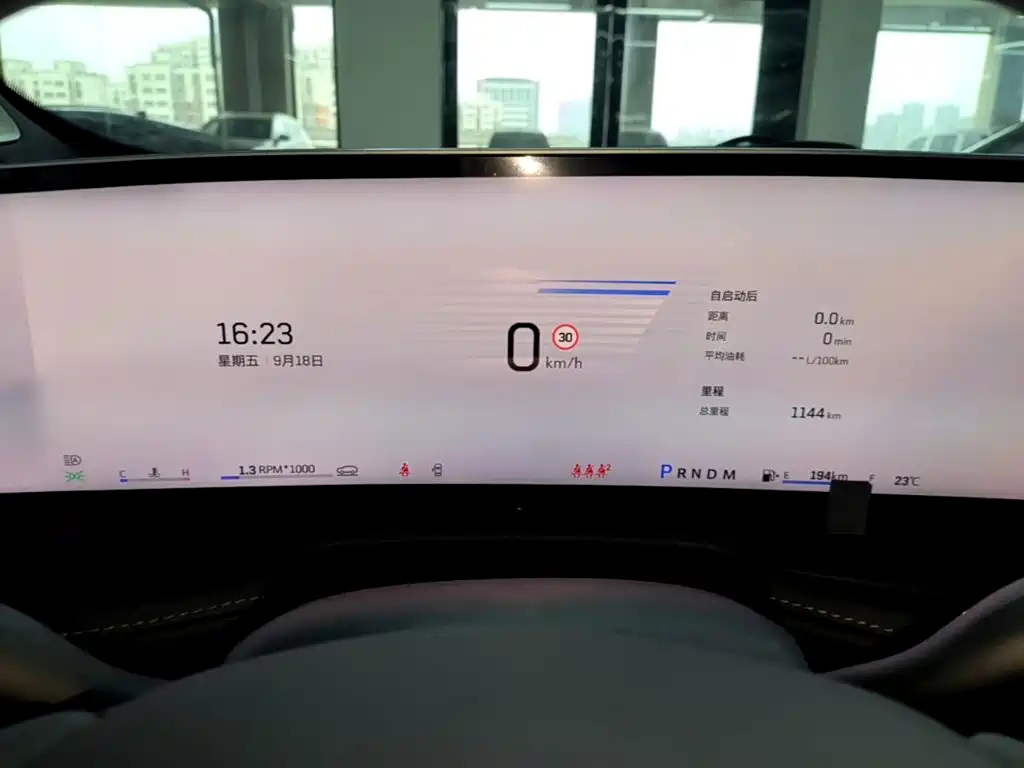 Cadillac XT4 — миниатюра 12