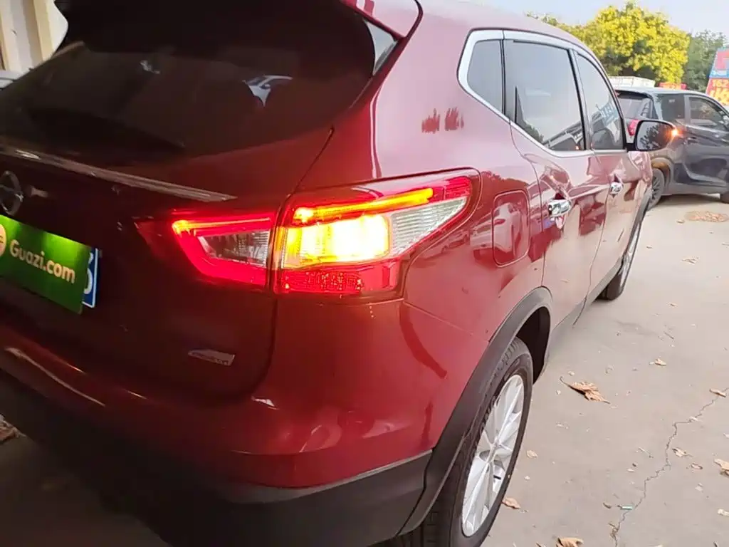 Nissan Qashqai — миниатюра 8
