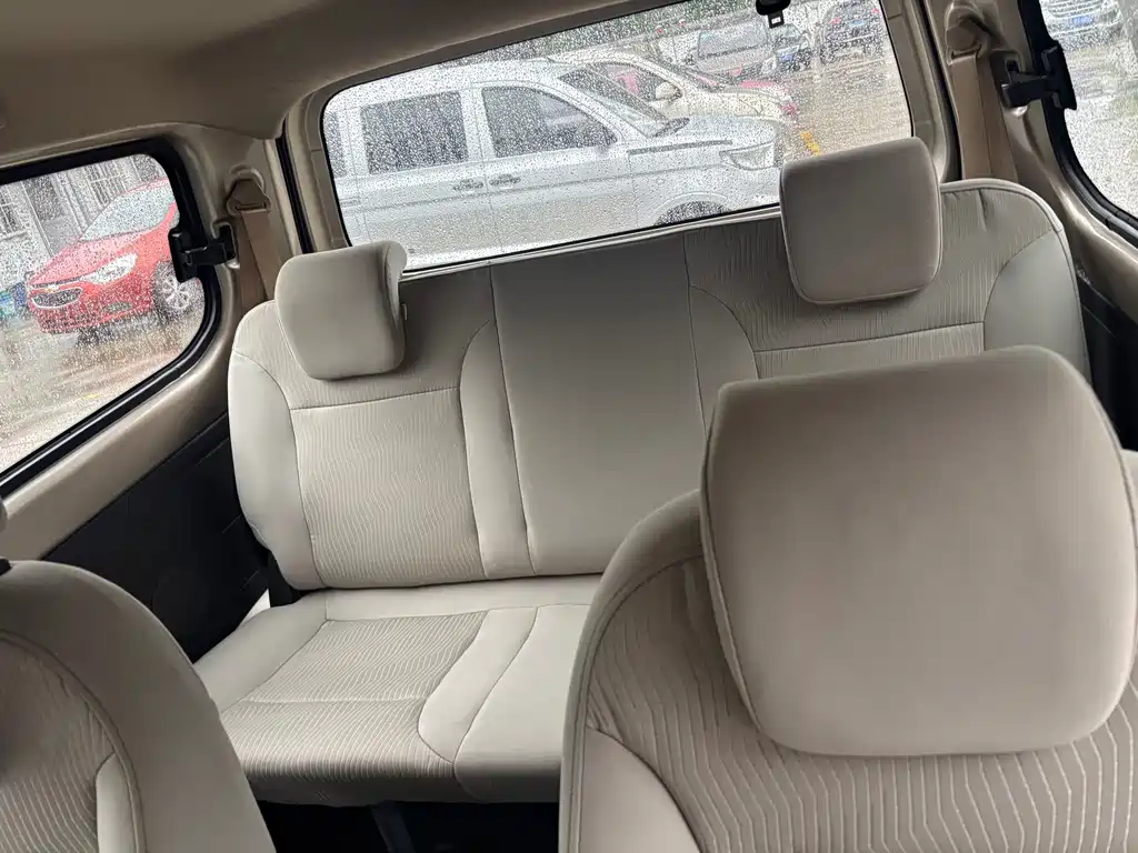 Wuling Hongguang V — миниатюра 8