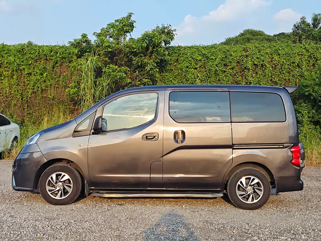 Nissan NV200 — миниатюра 6