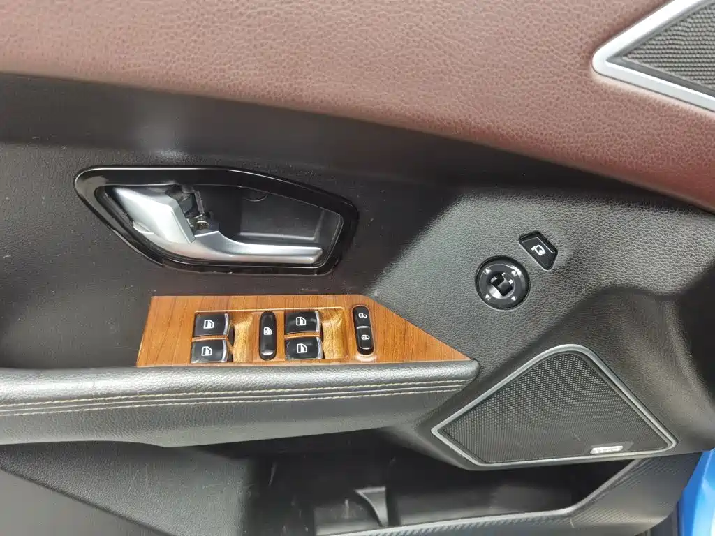 Landwind Landwind X7 — миниатюра 9