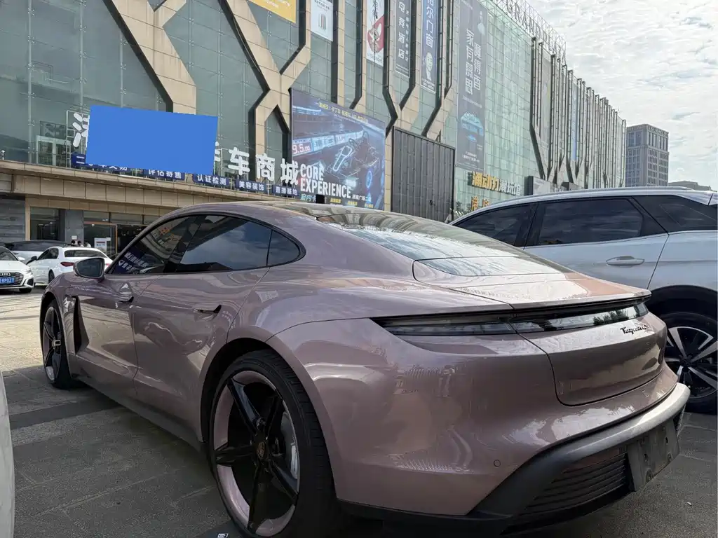 Porsche Taycan — миниатюра 16