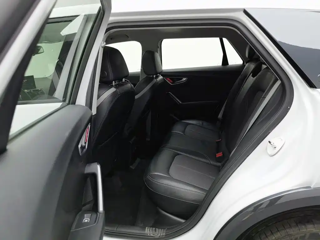 Audi Q2L e-tron — миниатюра 15