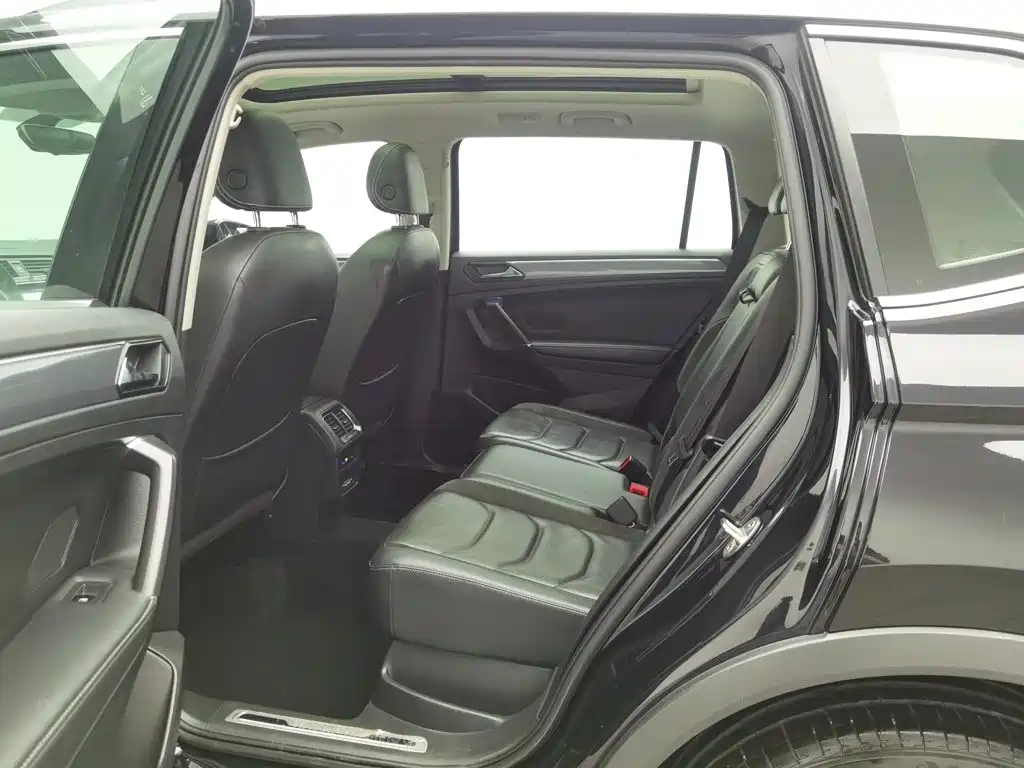 Volkswagen Tiguan L — миниатюра 15