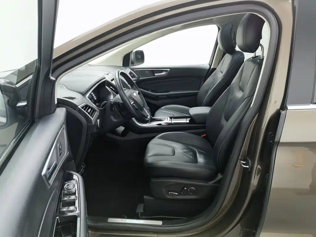 Ford Edge — миниатюра 10