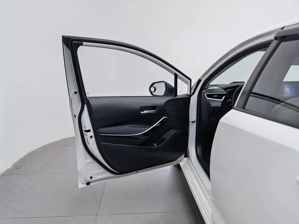 Toyota Corolla — миниатюра 8