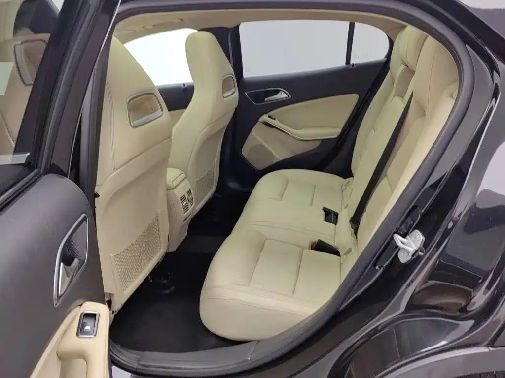Mercedes-Benz GLA — миниатюра 15