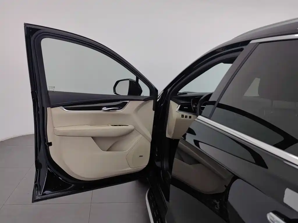 Cadillac XT5 — миниатюра 8