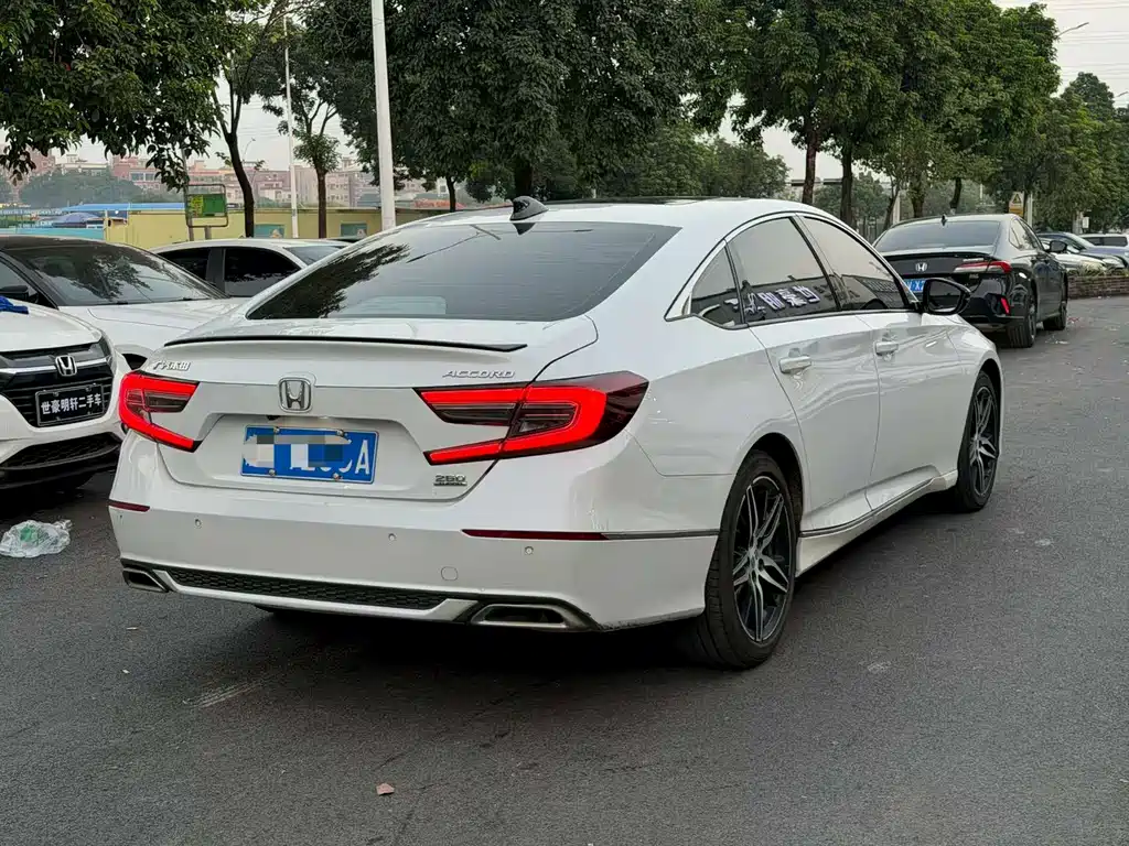 Honda Accord — миниатюра 6