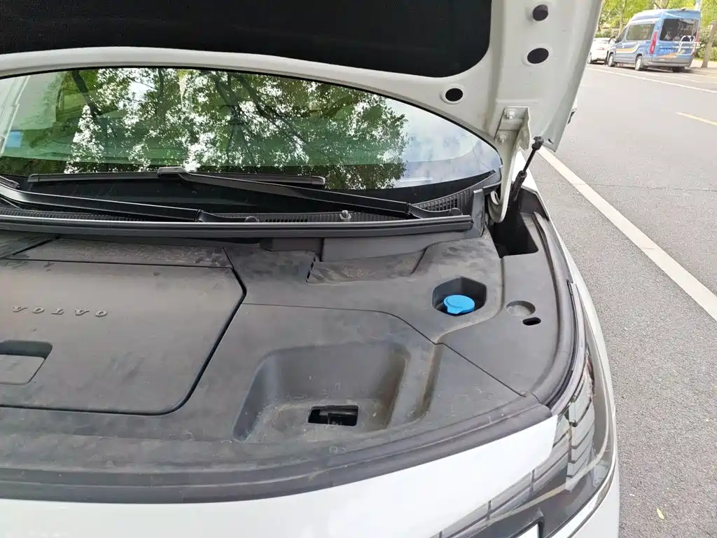 Volvo EM90 — миниатюра 22