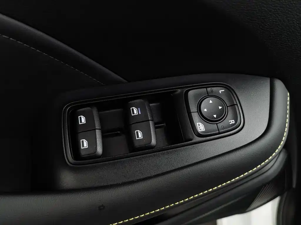 Roewe i5 — миниатюра 9