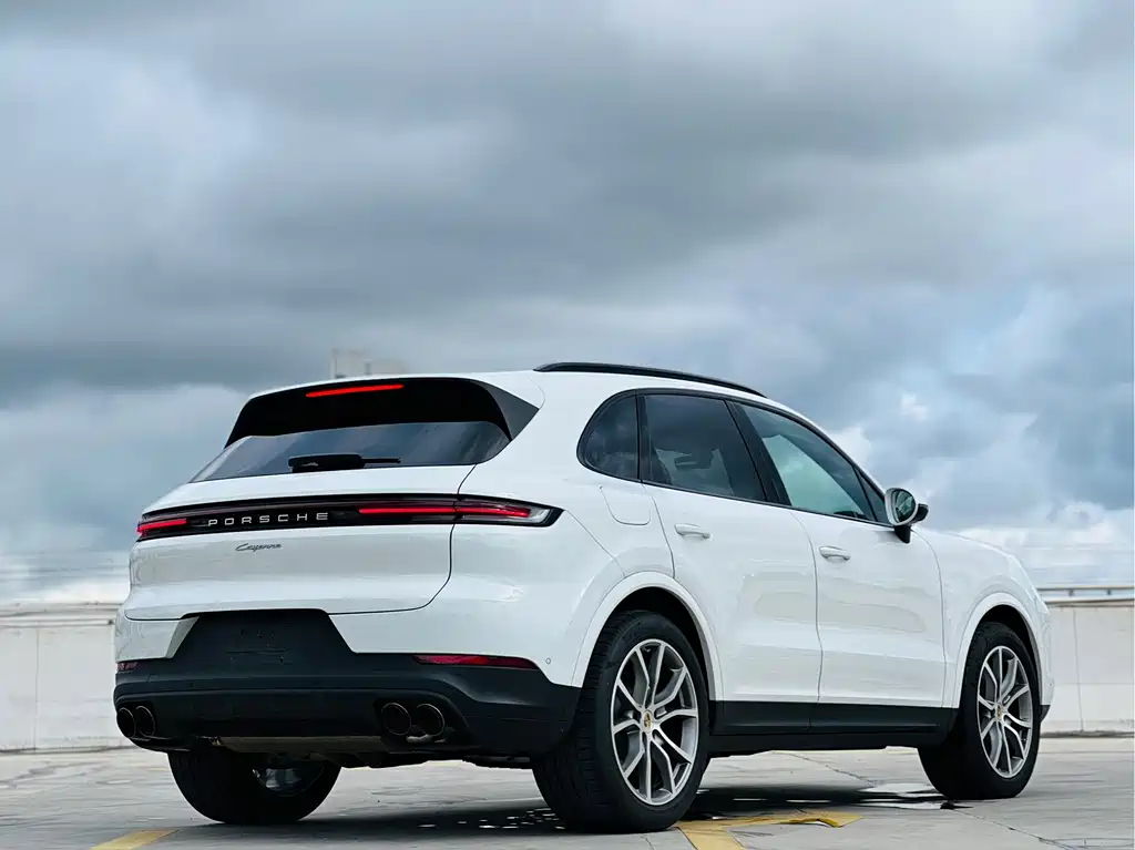 Porsche Cayenne — миниатюра 10