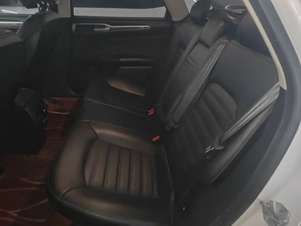 Ford Mondeo — миниатюра 17