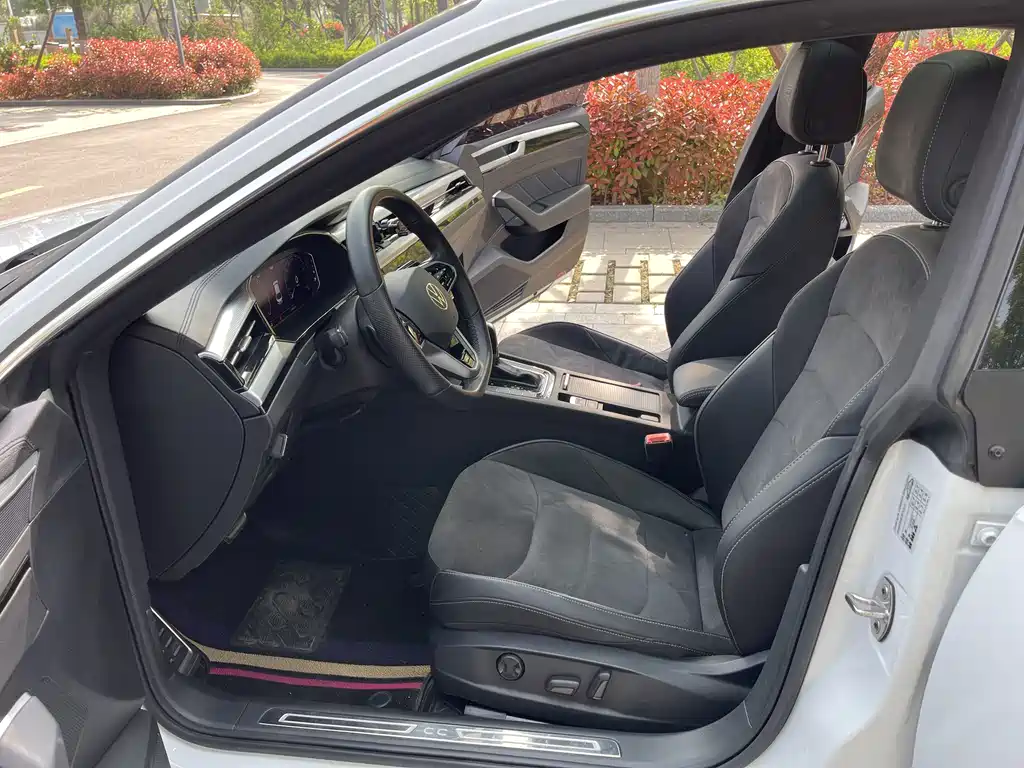 Volkswagen FAW - Passat CC CC 2025 330TSI