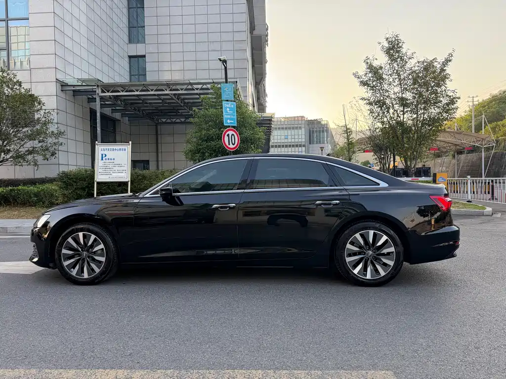 Audi A6L — миниатюра 5