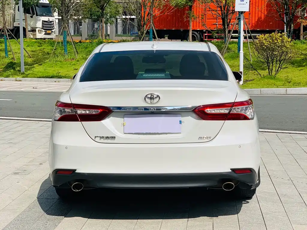 Toyota Camry — миниатюра 6