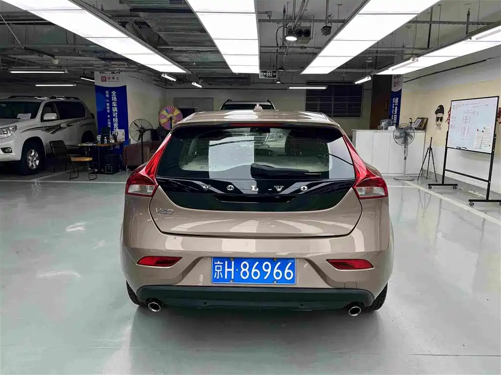Volvo V40 — миниатюра 13
