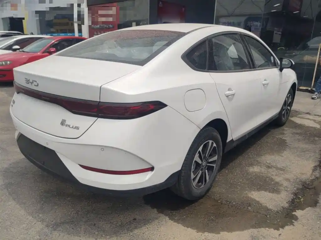 BYD Qin Plus PLUS 2025 DM-i Smart Drive 128KM