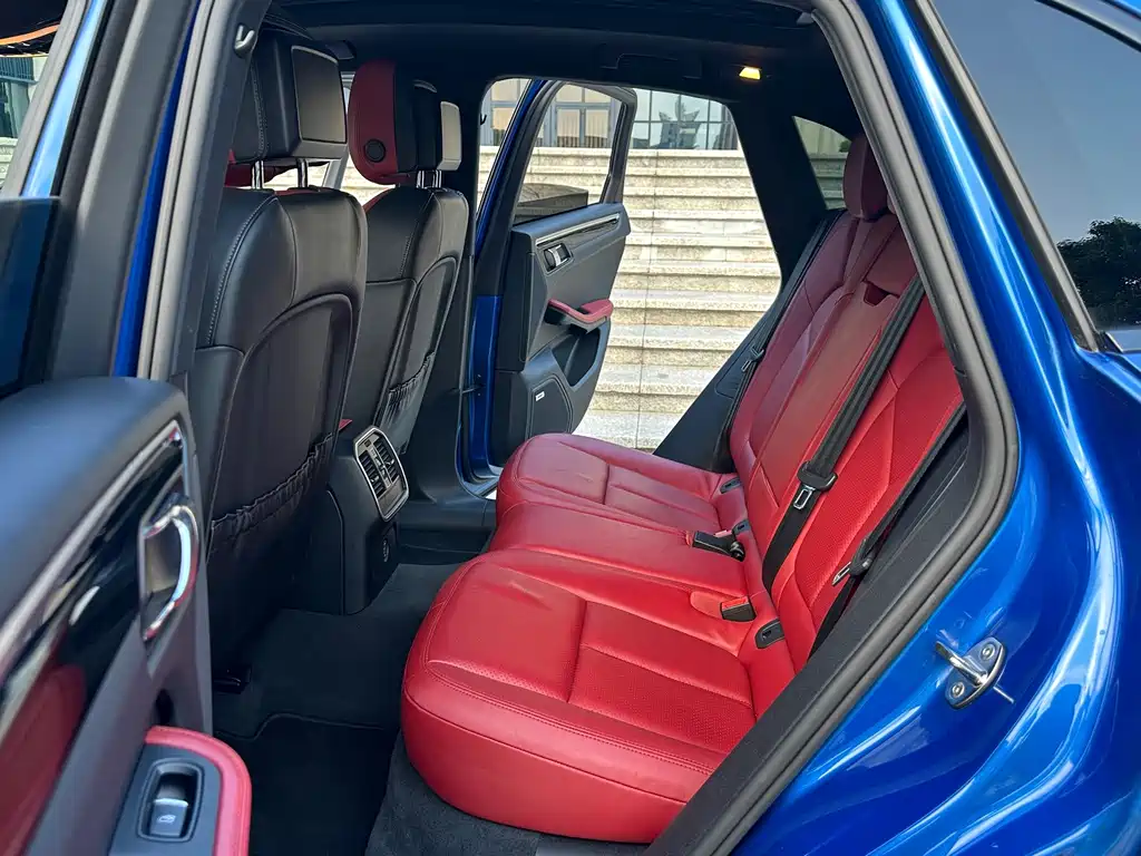 Porsche Macan — миниатюра 6