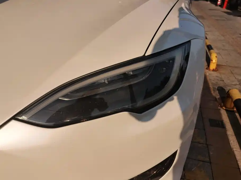 Tesla Model S — миниатюра 5