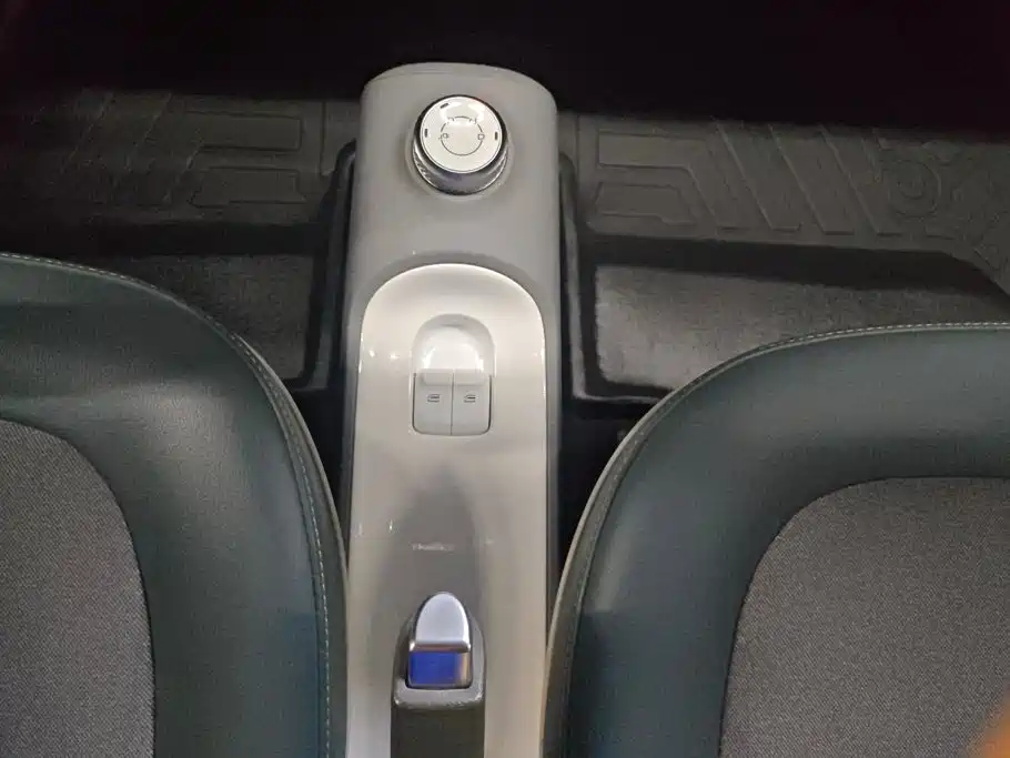 Wuling MINIEV — миниатюра 16