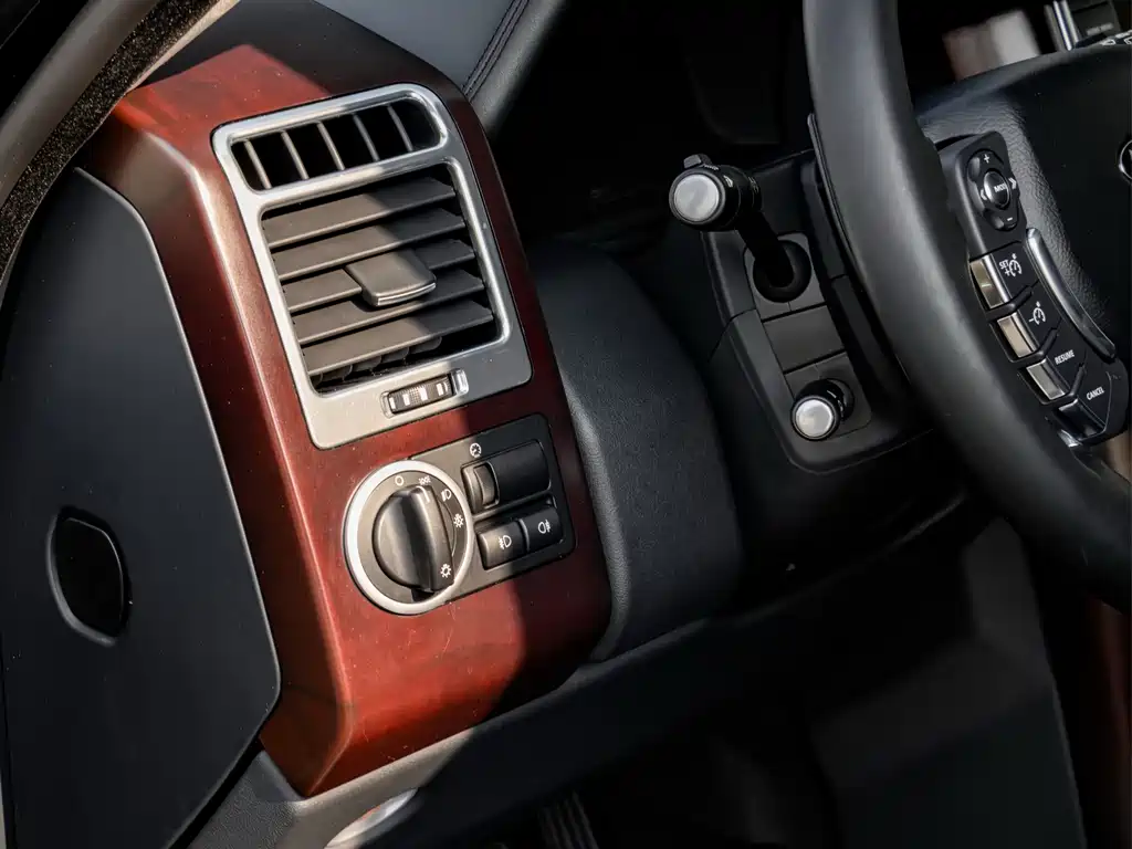 Land Rover Range Rover — миниатюра 15