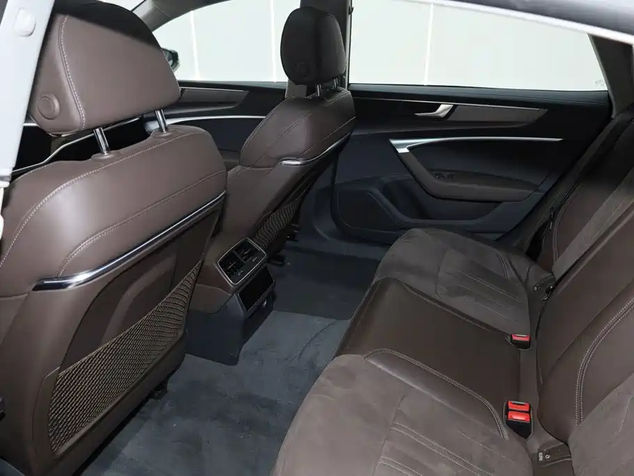 Audi A7L — миниатюра 23