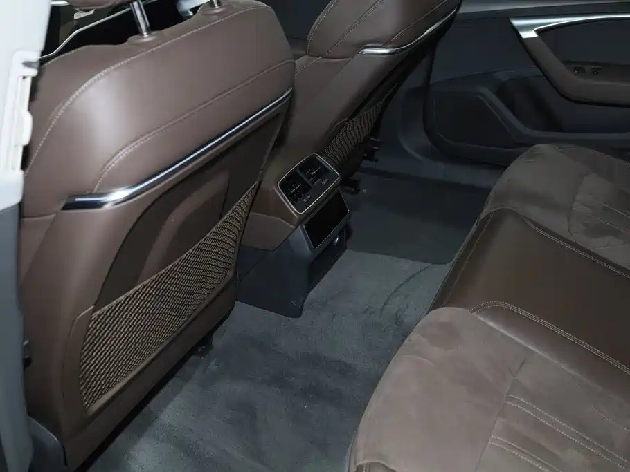Audi A7L — миниатюра 22