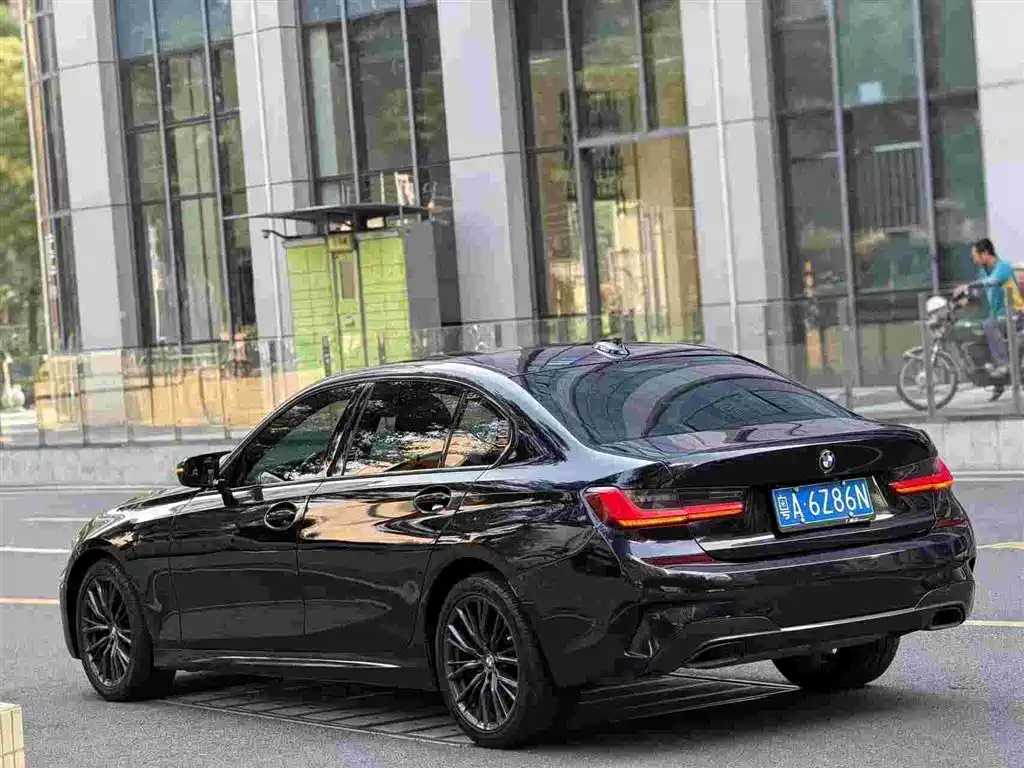 BMW 3 Series — миниатюра 3