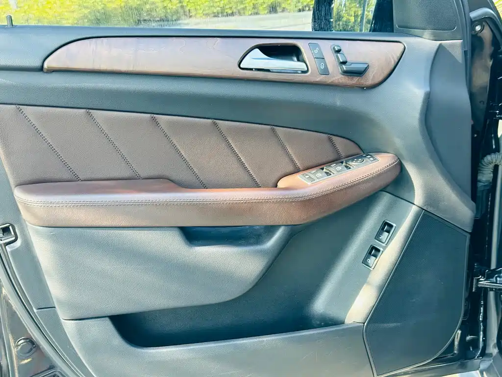 Mercedes-Benz GL-Class — миниатюра 7
