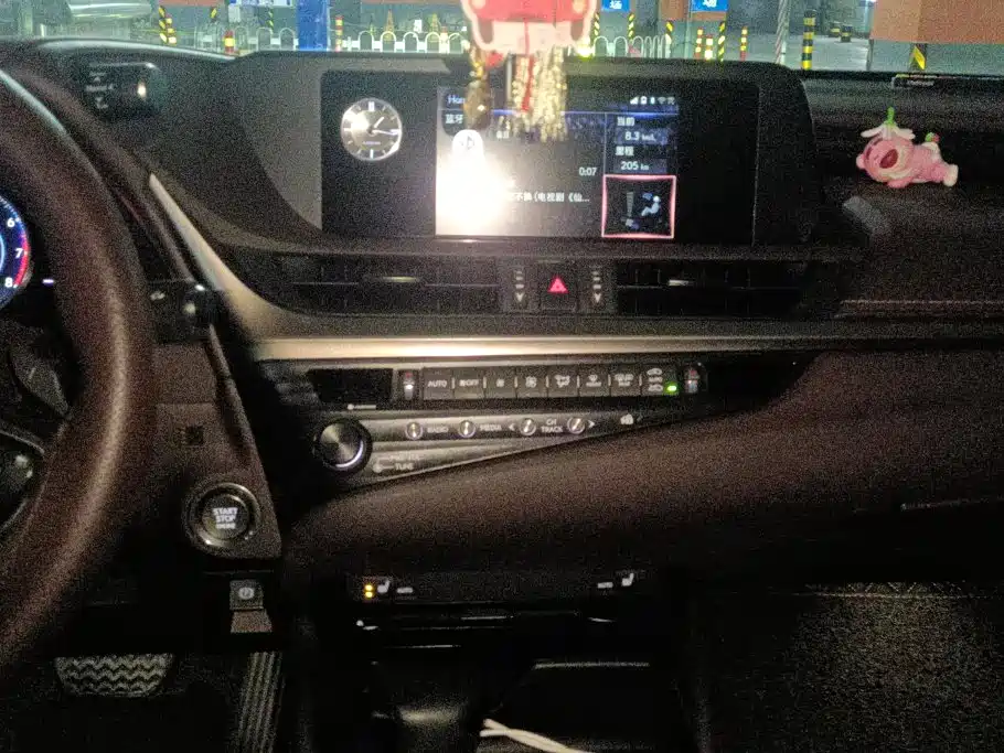 Lexus ES — миниатюра 13