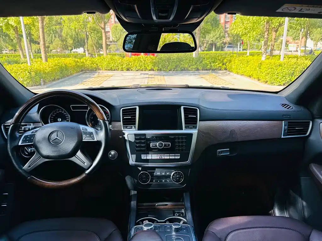 Mercedes-Benz GL-Class — миниатюра 9
